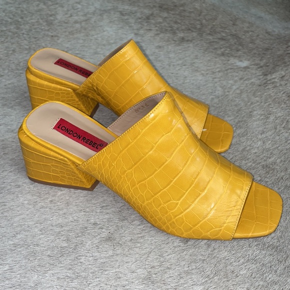 London Rebel woman’s sandals - Picture 2 of 6